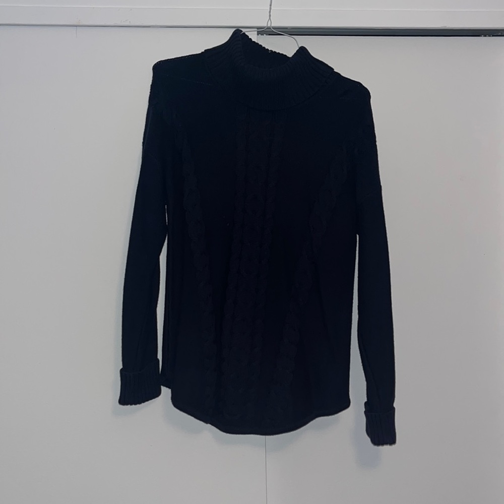 LL Bean Navy turtleneck cable knit sweater, L